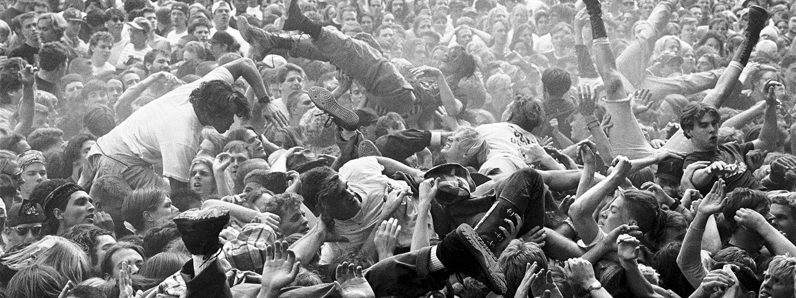 Anos 90: Quando a música adoeceu
